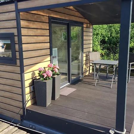 Hausboot Kht 1 Lacet Mit Elektrokamin Im Salon- 1 Schlafraum- Kueche- Duschbad M By Interhome