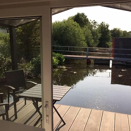 Hausboot Kht 1 Lacet Mit Elektrokamin Im Salon- 1 Schlafraum- Kueche- Duschbad M By Interhome Apartmán Wilhelmshaven